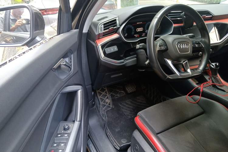 Used Audi Q3 2020 35 TFSI Fashion Dynamic Model
