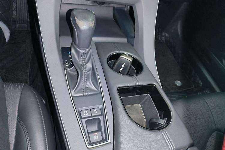 Used Toyota Avalon 2019 2.0L Luxury Edition China VI Standard