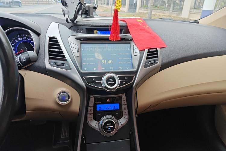 Used Hyundai Elantra (5th Generation / Langdong) 2012 1.6L Automatic Prestige Model