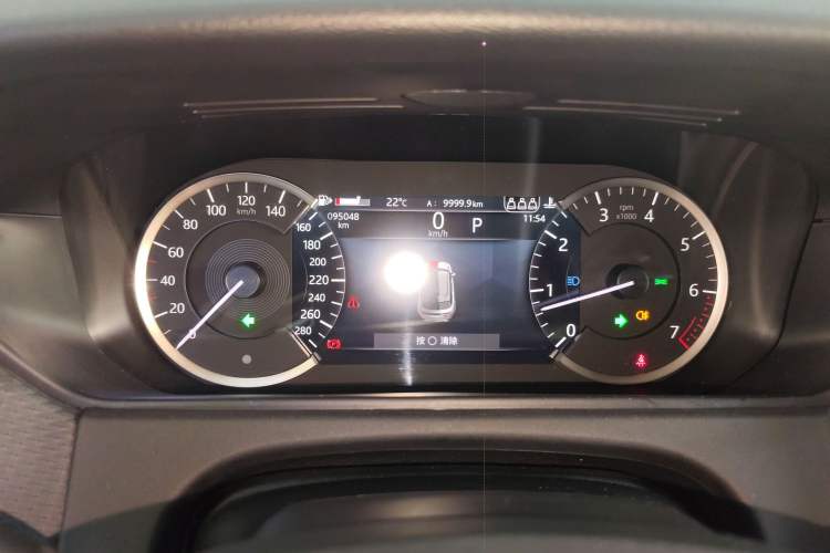 Used Land Rover Range Velar 2022 250 PS Instrument Cluster