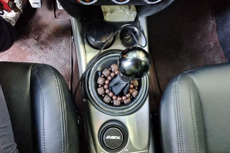 Used Mitsubishi ASX 2013 2.0L Manual Two-Wheel Drive Comfort Edition Gear Lever