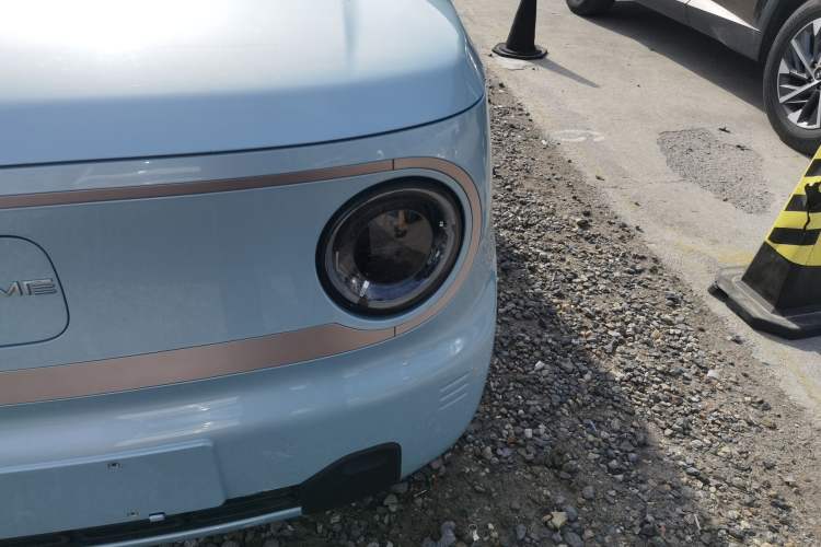 Used Geely Galaxy Panda 2023 Panda Mini 200km Endurance Bear Left Front Headlight