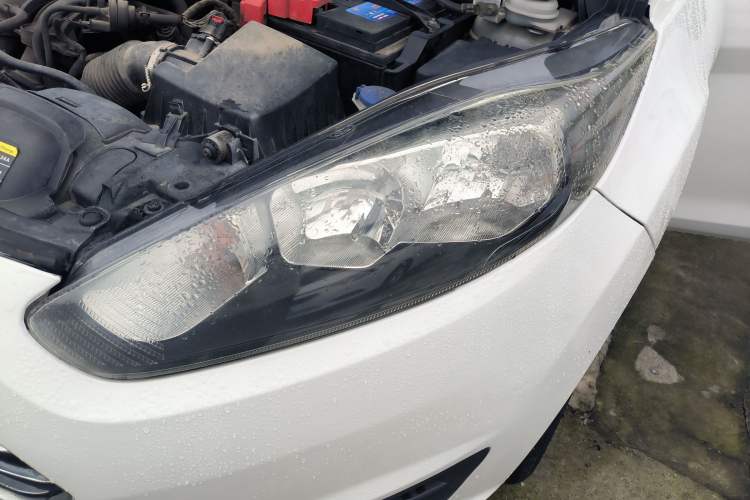 Used Ford Fiesta 2013 Sedan 1.5L Manual Fashion Edition
