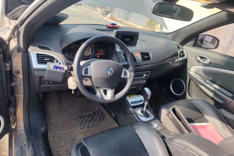 Used Renault Megane 2011 CC 2.0 Fashion Navigation Edition
