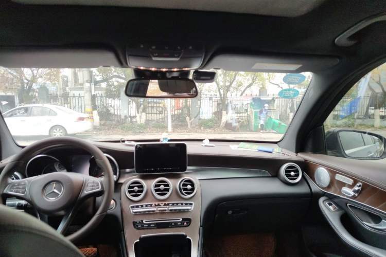 Used Mercedes-Benz GLC 2019 GLC 300 L 4MATIC Dynamic Model