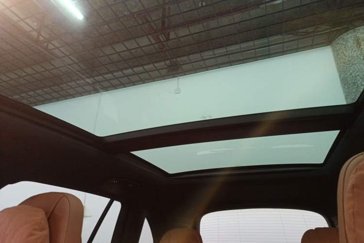 Used Mercedes-Benz GLC 2023 Facelift GLC 260 L 4MATIC Luxury Version 5 Seats
