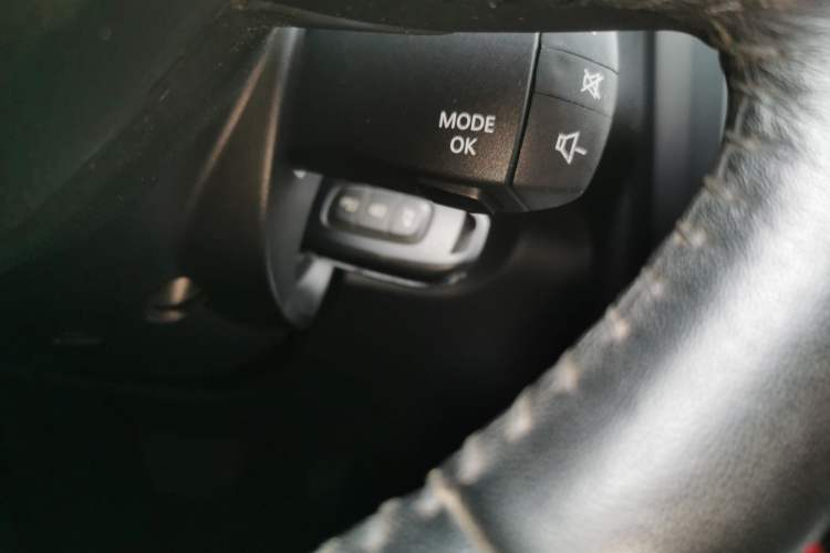 Used Renault Kadjar 2017 2.0L Two-Wheel-Drive Leading Edition