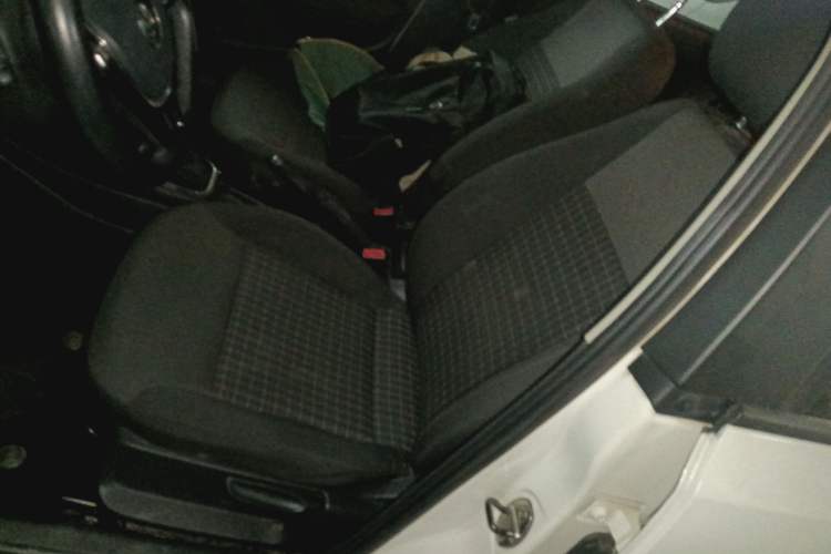 Used Volkswagen Polo 2016 1.6L Automatic Comfort Model
