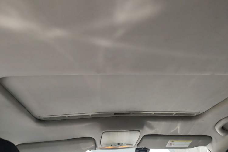 Used Volkswagen Bora 2014 1.6L Manual Comfort Model Headliner