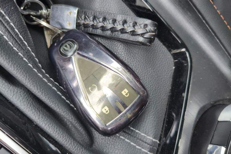 Used CHANGAN OSHAN X7 PLUS 2022 1.5T Blue Whale Edition Automatic Prestige Version Vehicle Key