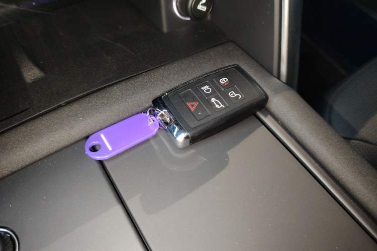 Used Land Rover Discovery 2024 360 PS S
