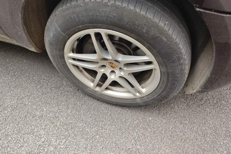 Used Porsche Macan 2016 Macan 2.0T Right Front Wheel Hub