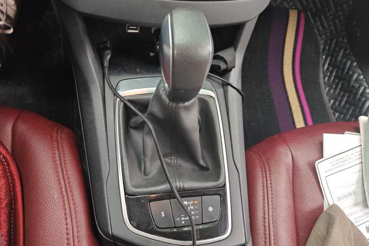 Used Peugeot 308S 2015 1.2T Automatic Jingchi Edition Gear Lever