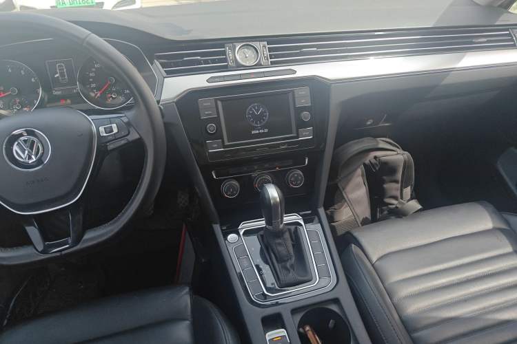 Used Volkswagen Magotan 2019 330TSI DSG Leading Edition China V Standard
