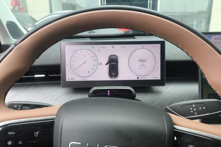 Used Chery Tiggo 8 L 2024 2.0T Two-Wheel Drive Prestige Version 5 Seats
