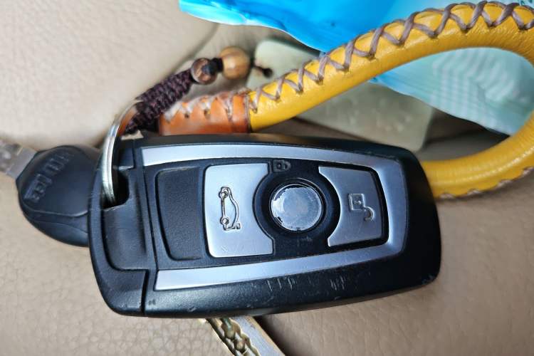 Used BMW 3 Series 2013 Facelifted 320Li Luxury Design Package