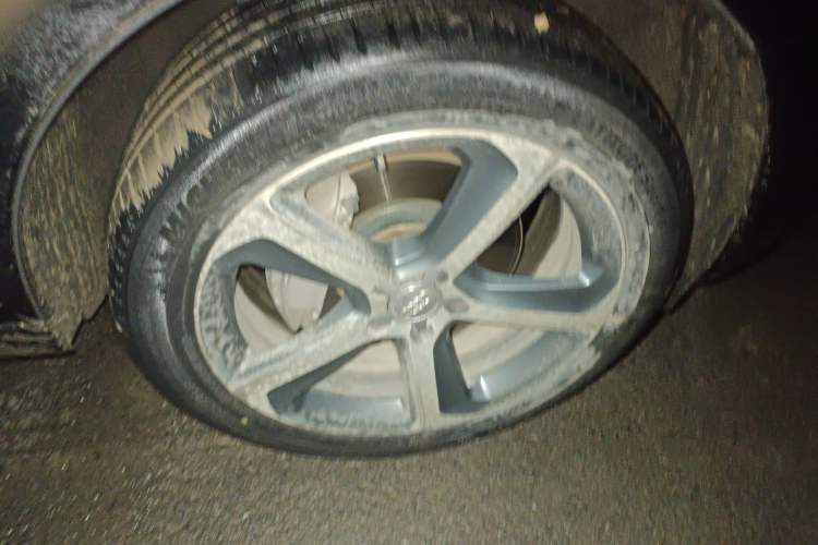 Used Audi Q5 2013 45 TFSI quattro Sport Edition Right Front Wheel Hub