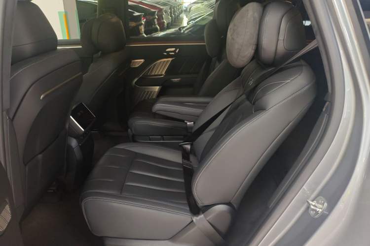 Used ONVO Luxeed L90 2025 Model—Ultra Six-Seater Version
