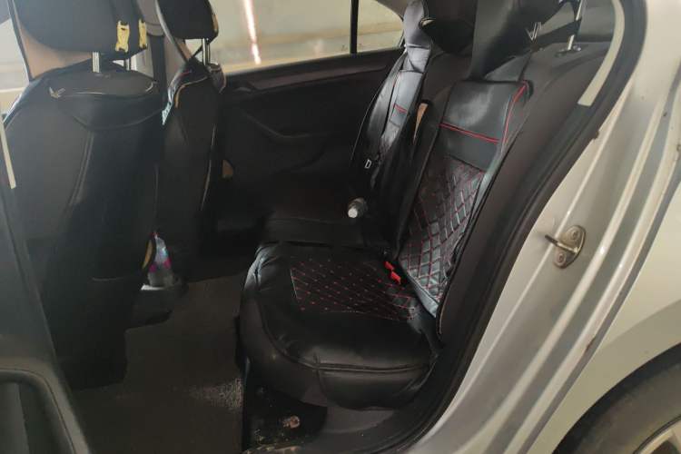 Used Volkswagen Jetta 2015 Zhuihui Edition 1.4L Manual Fashion Model Left Rear Seat