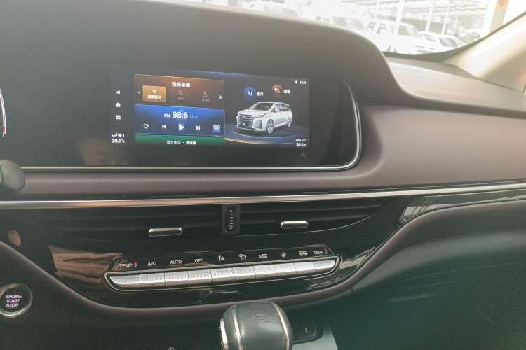 Used GAC Trumpchi M6 2021 PRO 270T DCT Luxury Edition
