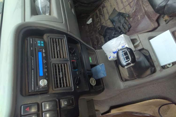 Used Isuzu Pickup 2015 2.8T Two-Wheel Drive 4JB1CT