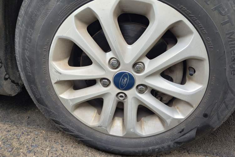 Used Ford Focus 2011 Hatchback 1.8L Automatic Fashion Edition
