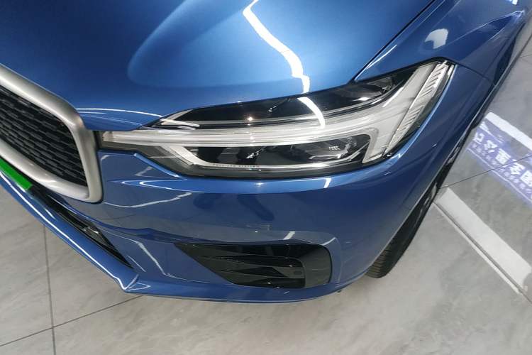 Used Volvo XC60 2019 T5 4x4 Smart & Dynamic Sport Edition China VI Standard