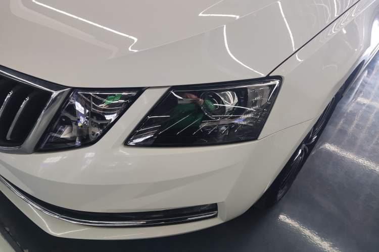 Used Skoda Octavia 2019 1.5L Automatic Smart Drive Luxury Edition China VI Standard