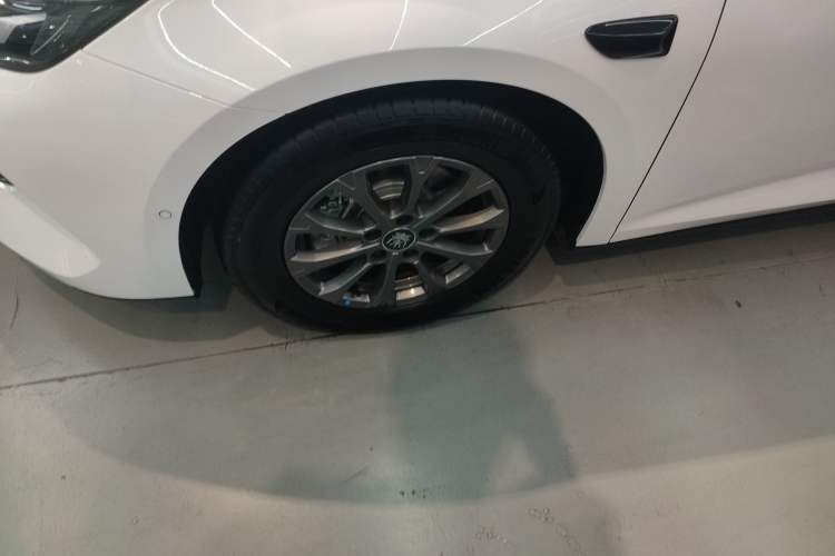 Used BYD Qin L 2025 DM-i Smart Drive 80KM Leading Model Left Front Wheel Hub