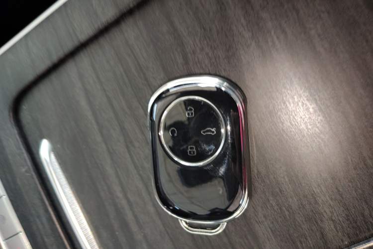 Used Chery Fengyun A8L 2025 1.5 TGDI 145 km Standard Version