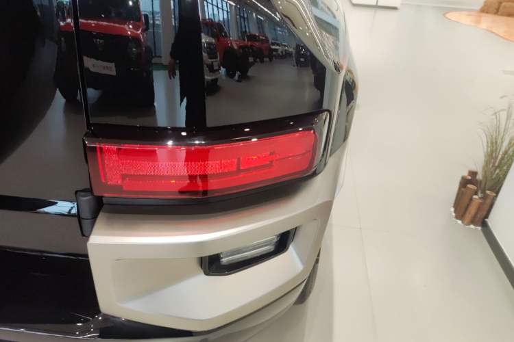 Used Tank 700 New Energy 2024 Hi4-T Extreme Edition Exterior 6