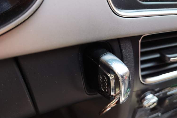 Used Audi A4L 2015 35 TFSI Automatic Comfort Model Vehicle Key