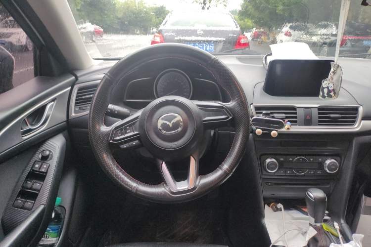 Used Mazda 3 Axela 2017 Sedan 1.5L Automatic Luxury Model Emission Standard China V
