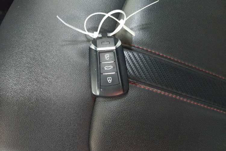 Used Dongfeng Aeolus Yixuan 2021 230T Automatic Chasing Shadow Edition
