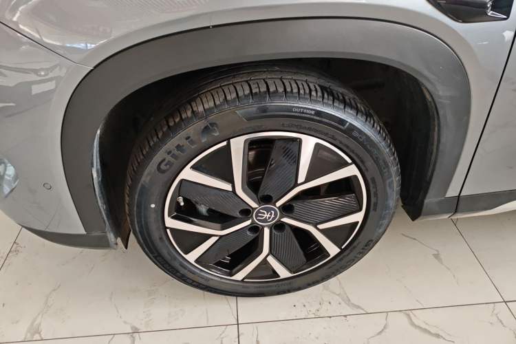 Used BYD Song L DM-i 2025 Intelligent Driving Version 160 km Beyond-Range Type Left Front Wheel Hub