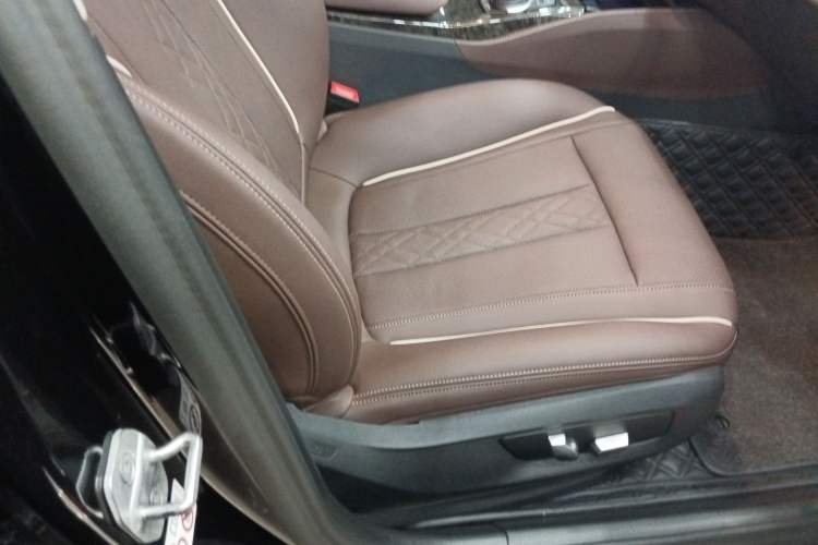 Used BMW 5 Series 2022 Second Facelift 525Li Luxury Package
