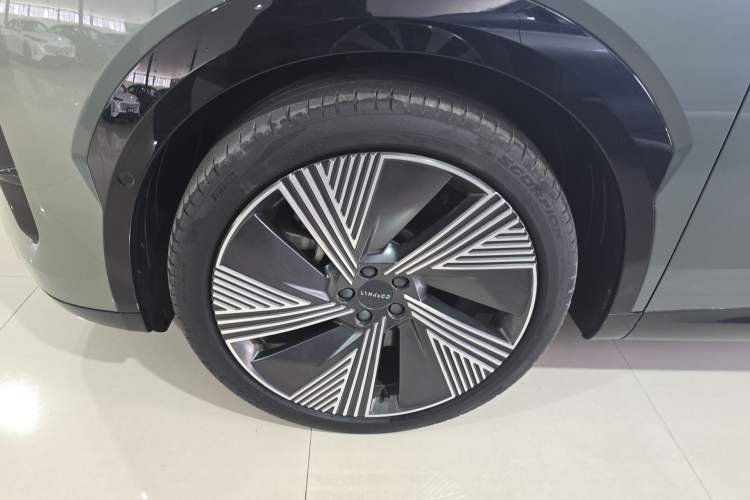 Used Lynk & Co 08 EM-P 2023 220 km Limited-Time Edition Left Front Wheel Hub