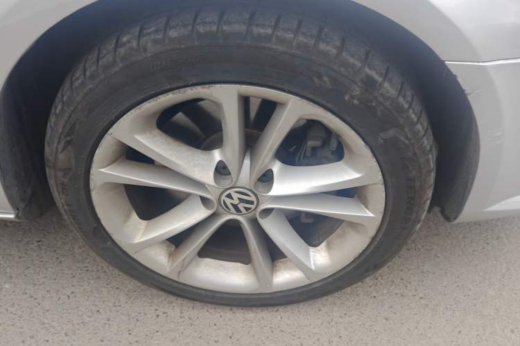 Used Volkswagen FAW-Volkswagen CC 2011 2.0 TSI Ultimate Edition Right Front Wheel Hub