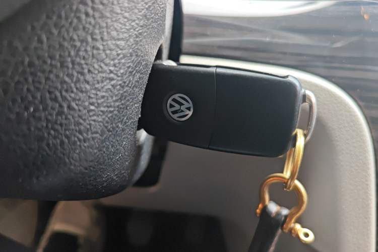 Used Volkswagen Gran Lavida 2013 1.6L Manual Comfort Model Vehicle Key