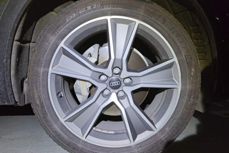 Used Audi Q5L Sportback 2022 40 TFSI Luxury Model Right Front Wheel Hub