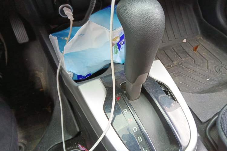 Used Honda Fit 2014 1.5L SE CVT Fashion Model Gear Lever