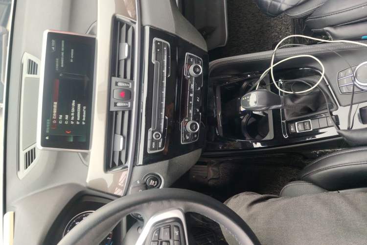 Used BMW X1 2019 xDrive20Li Luxury Model Audio And AC Panel