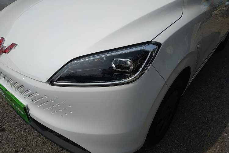 Used Wuling Hongguang New Energy 2025 Extended-Range Hybrid 50KM Comfort Version Left Front Headlight