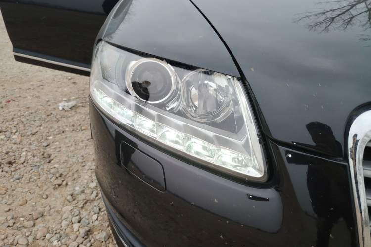 Used Audi A6L 2011 2.0 TFSI Automatic Standard Edition Right Front Headlight