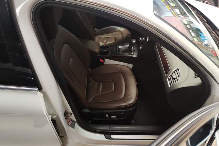 Used Audi A4L 2015 35 TFSI Automatic Comfort Model Right Front Seat