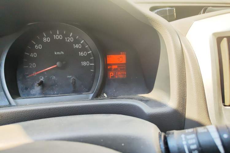 Used Nissan NV200 2014 1.6L CVT Luxury Model China V Standard
