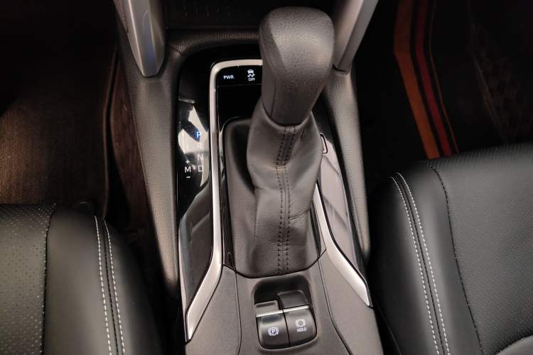 Used Toyota FRONTLANDER 2024 2.0L CVT Elite Edition Gear Lever