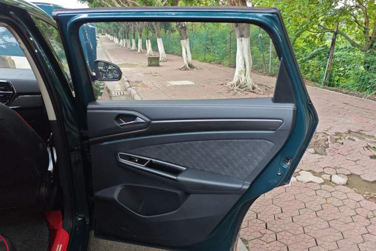 Used Jetta VS7 2023 280TSI Automatic High-Gloss Glory Edition
