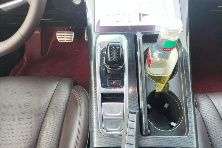 Used Wey Mocha 2021 2.0T Two-Wheel-Drive Ultra-Strong Version Gear Lever