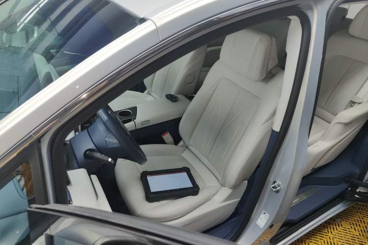 Used Buick GL8 New Energy 2024 Lu Zun Luxury Edition 7-Seater
